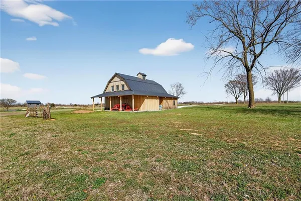 $299,000 | 29990 South 2725 Road, Sheldon, MO 64784