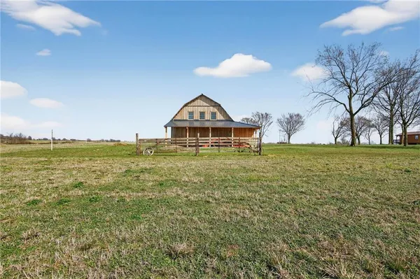 $299,000 | 29990 South 2725 Road, Sheldon, MO 64784