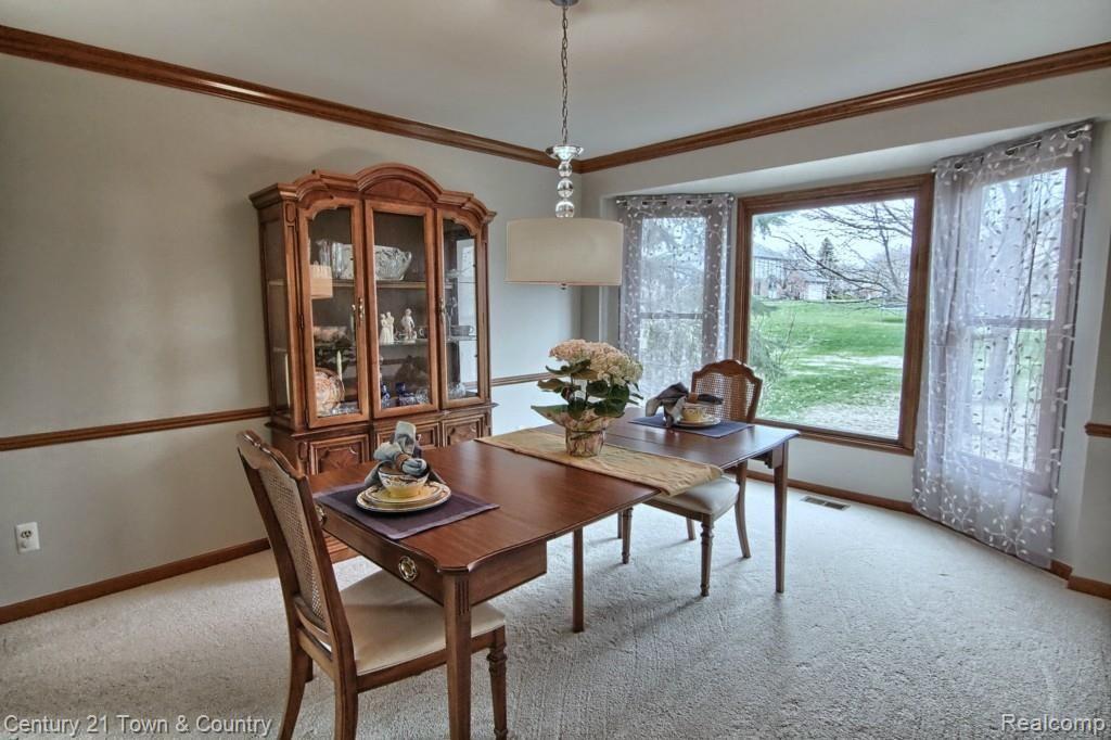 1650 Snowden Circle Rochester, MI 48306 - Photo 23 of 33 Dining_Room_2nd_View.jpg