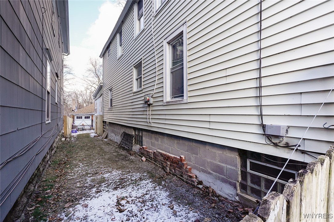 30 Parkview Lackawanna, NY 14218 - Photo 25 of 31 LEFT SIDE DRIVEWAY