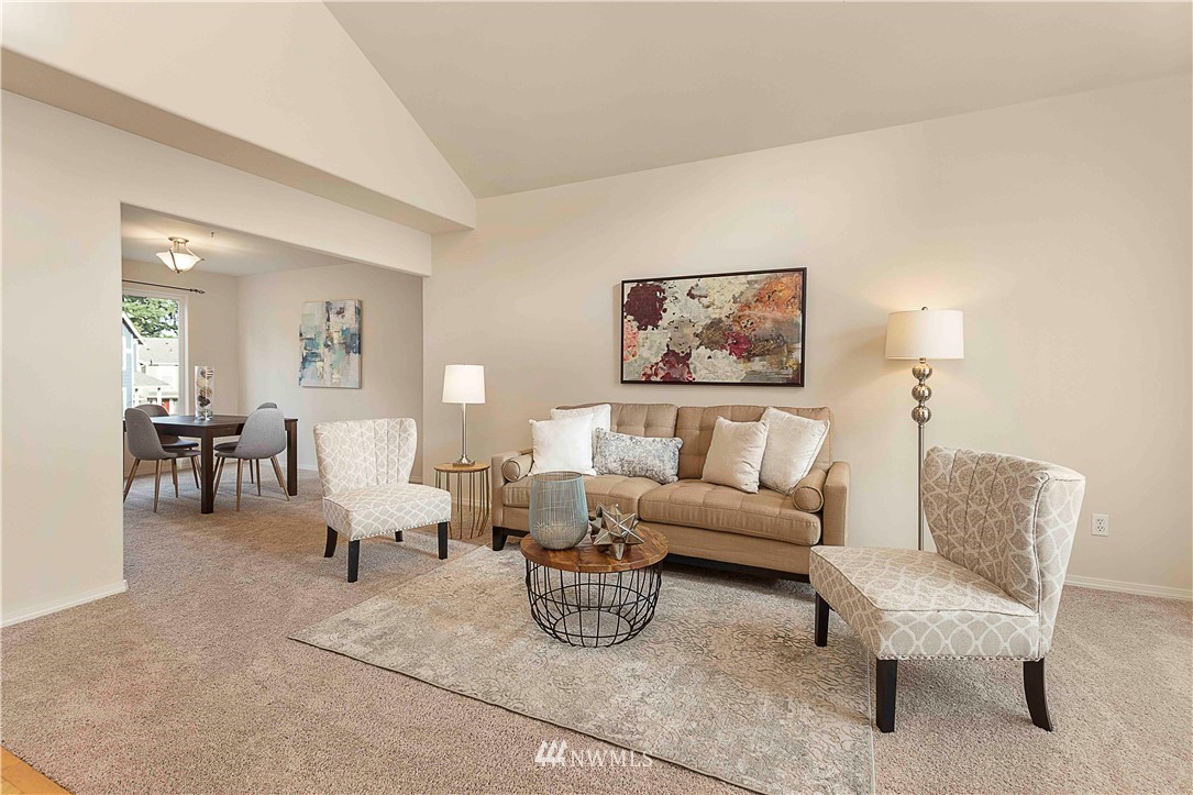 20117 Bartlett Road Bothell, WA 98012 - Photo 4 of 32 a living room with furniture