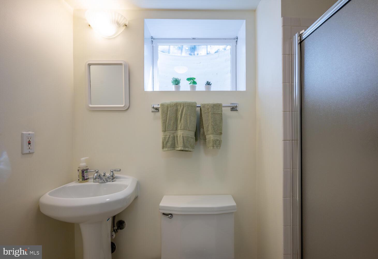 5004 Sangamore Road Bethesda, MD 20816 - Photo 19 of 25 Gallery Image 19
