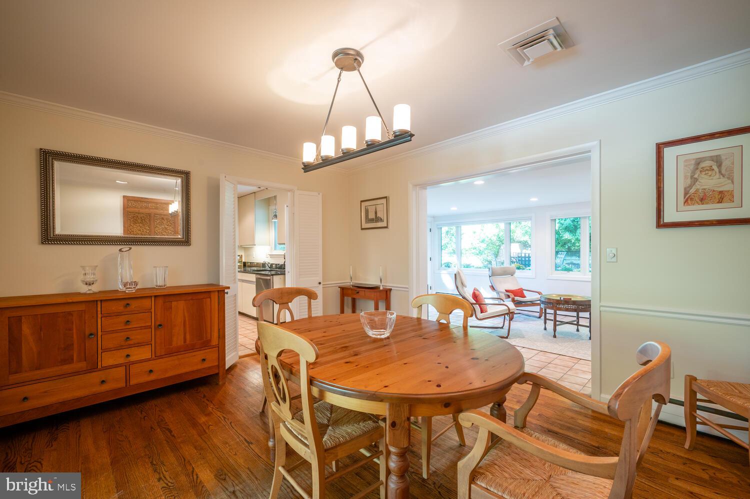 5004 Sangamore Road Bethesda, MD 20816 - Photo 4 of 25 Gallery Image 4