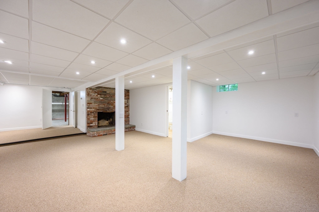 13 Smith Road Hingham, MA 02043 - Photo 21 of 32 an empty room with windows