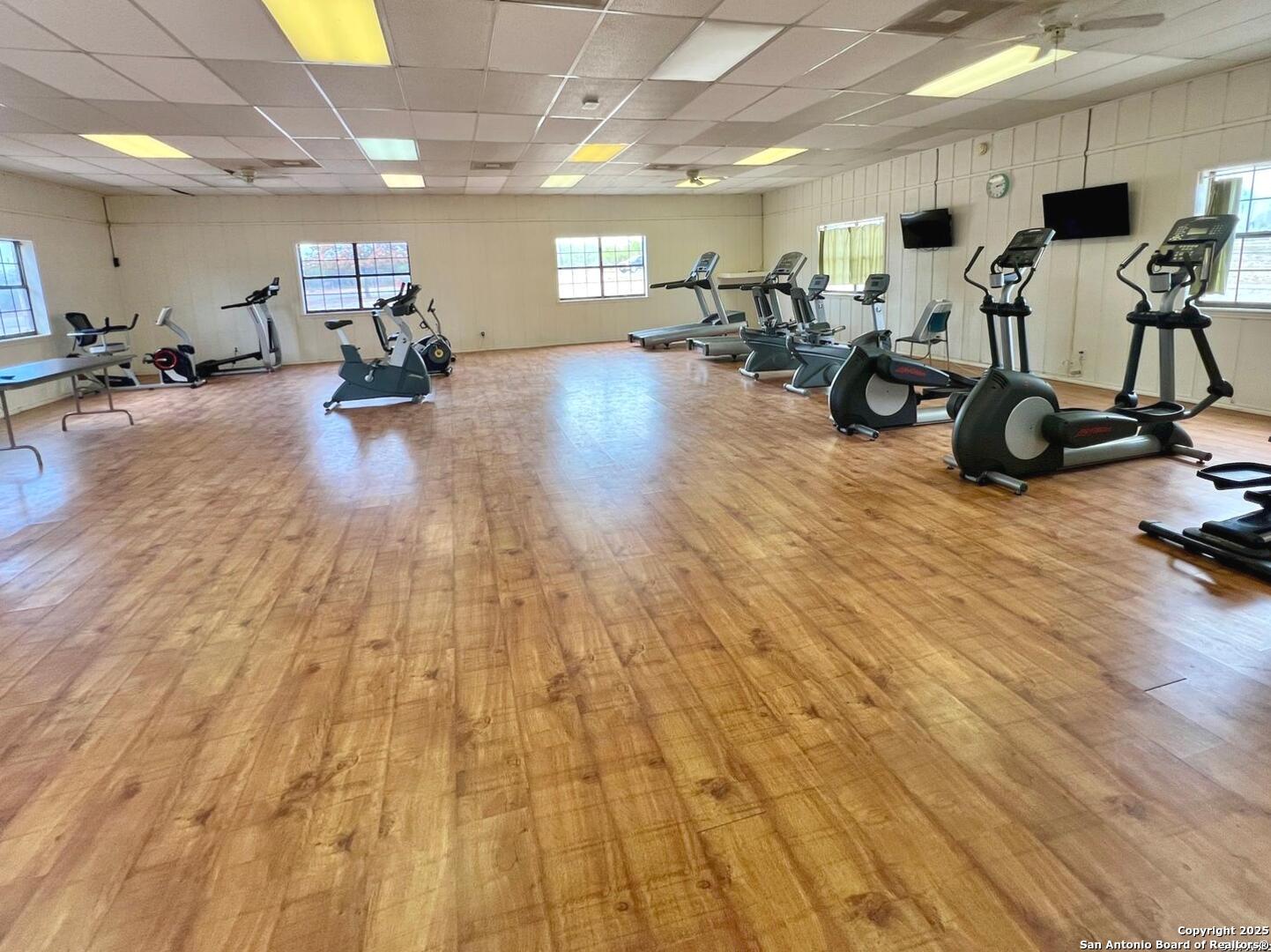 433 Fort Clark Road Brackettville, TX 78832 - Photo 40 of 46 a view of a room with gym equipment
