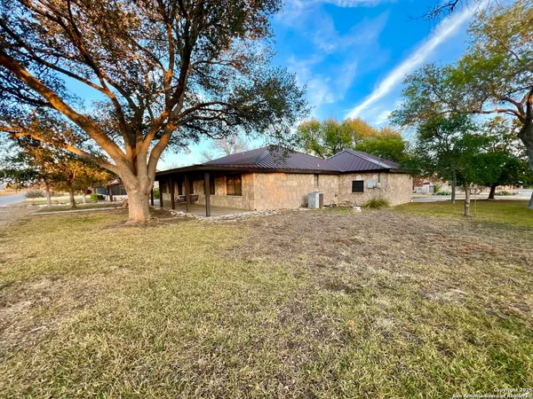 $260,000 | 433 Fort Clark Road, Brackettville, TX 78832