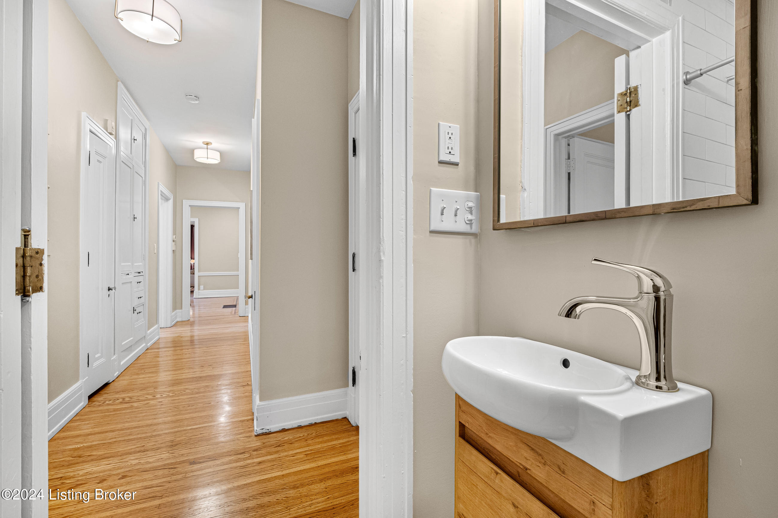 1450 Cherokee Road Louisville, KY 40204 - Photo 31 of 59 First floor bathroom