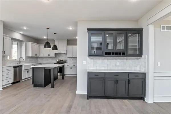 $754,950 | 23822 Clearcreek Parkway, Shawnee, KS 66226