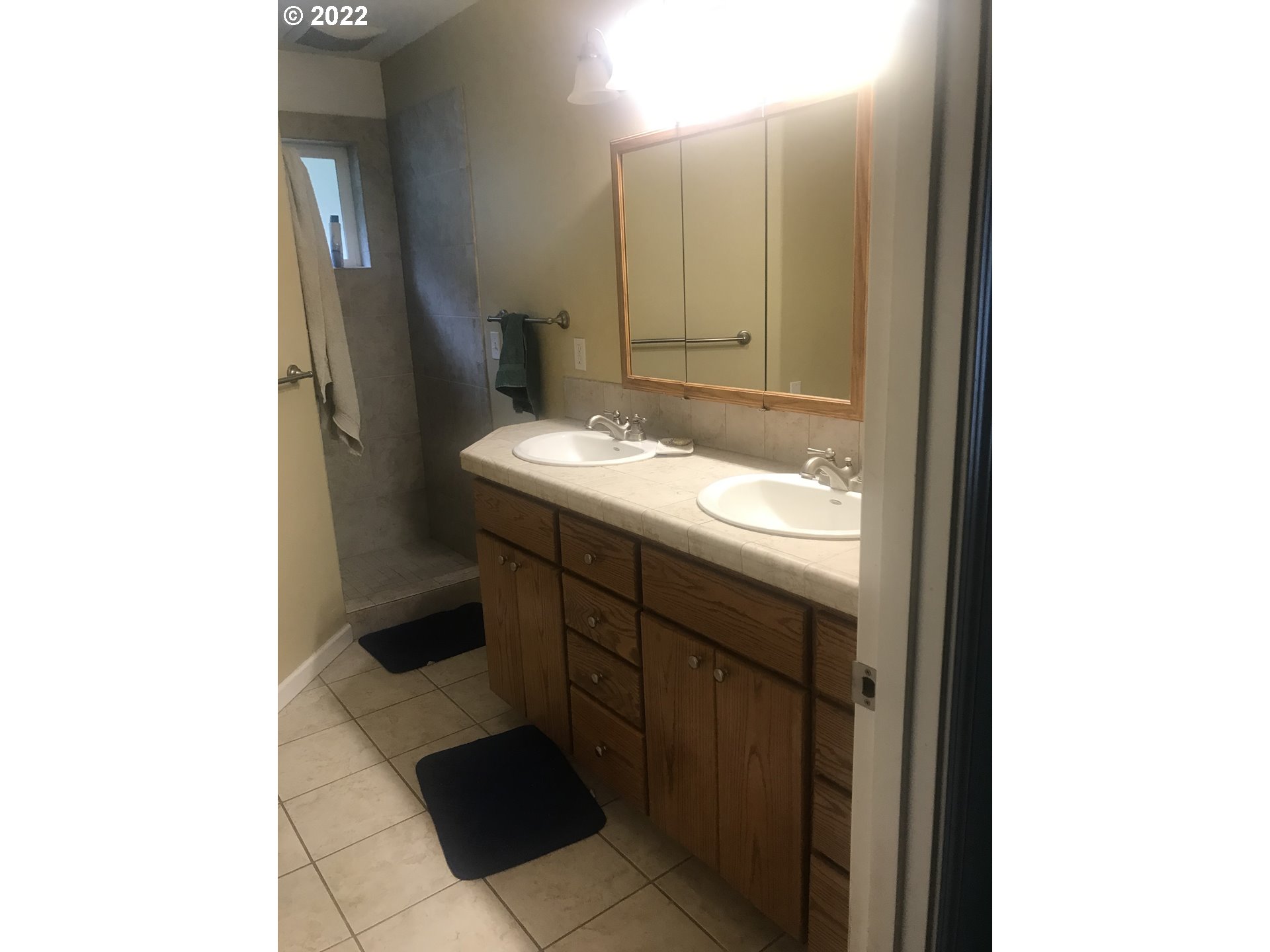 5913 Bullock Road Oakland, OR 97462 - Photo 13 of 31 Bedroom