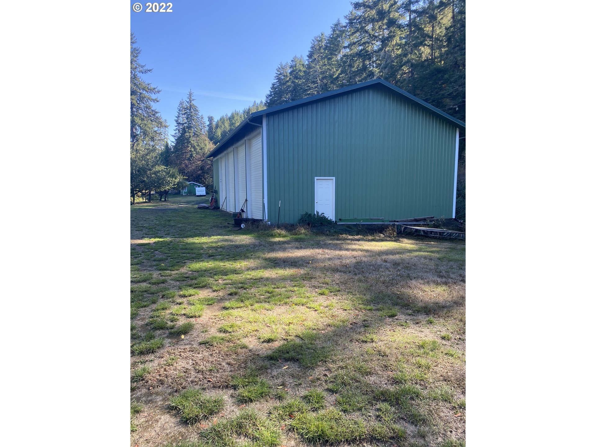 5913 Bullock Road Oakland, OR 97462 - Photo 24 of 31 Garage