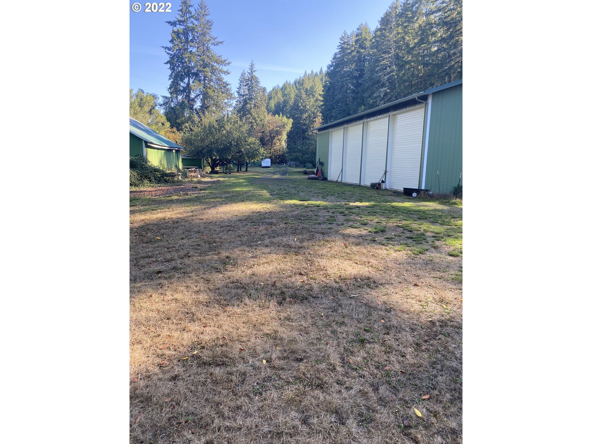 5913 Bullock Road Oakland, OR 97462 - Photo 25 of 31 Garage