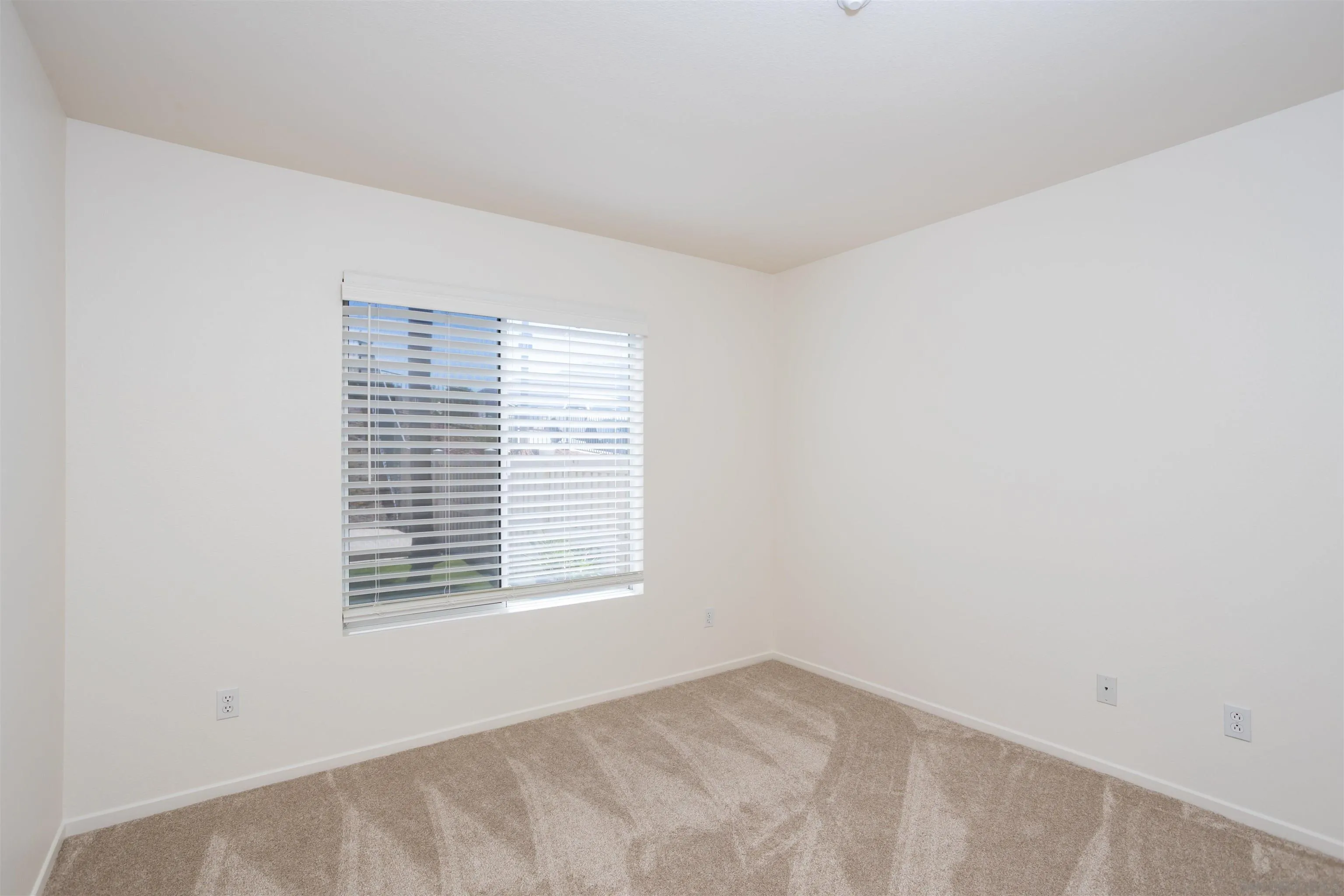 2168 Pointe Parkway Spring Valley, CA 91978 - Photo 14 of 50 a view of an empty room with a window