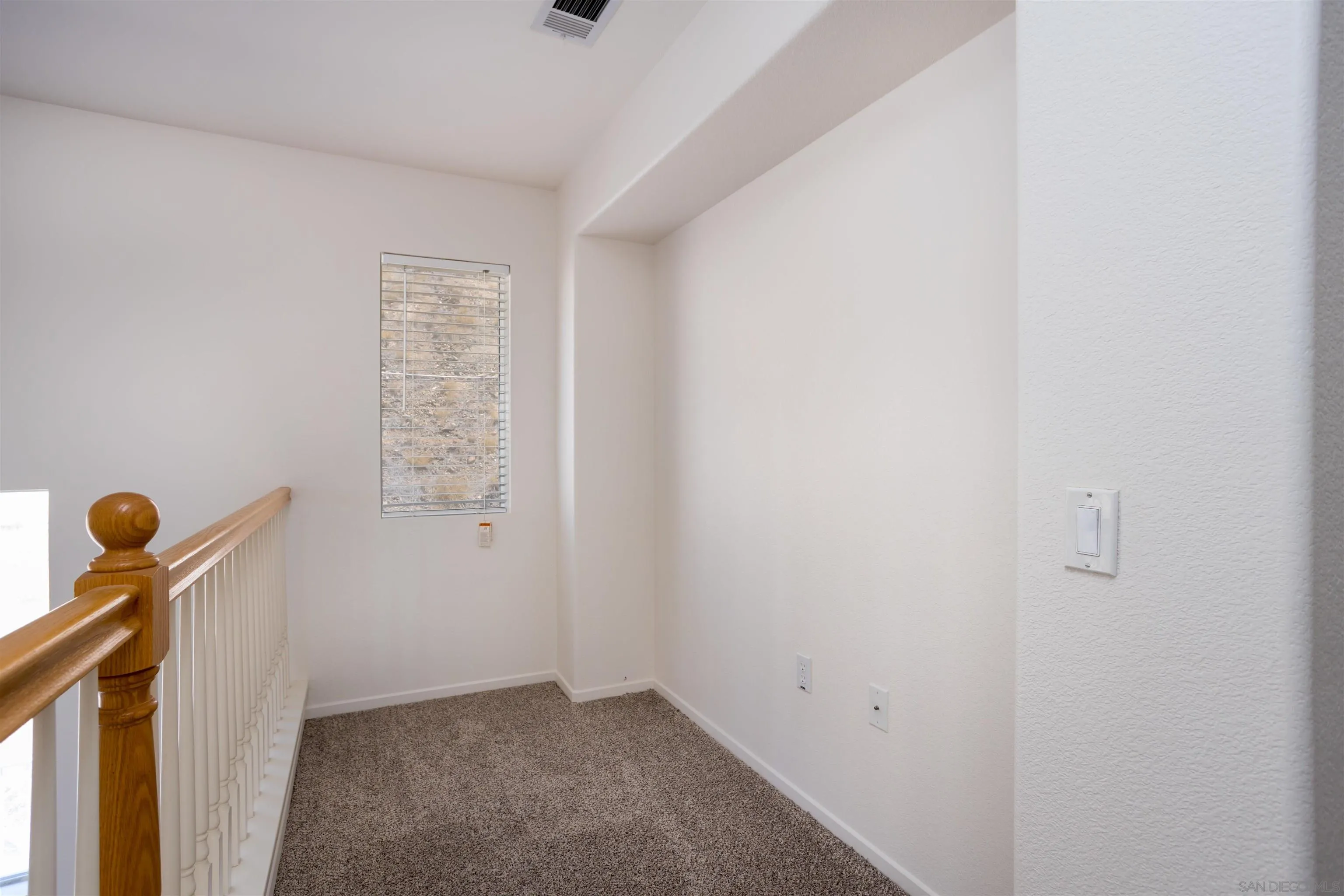 2168 Pointe Parkway Spring Valley, CA 91978 - Photo 15 of 50 a view of hallway with a window
