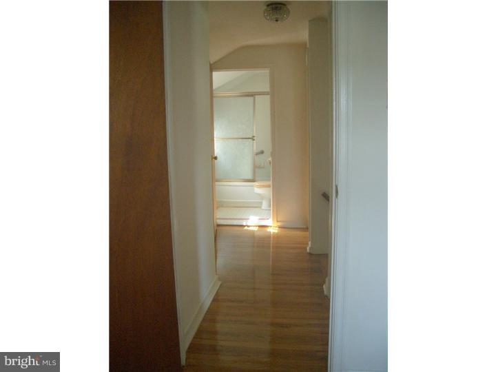 121 Garth Road Oreland, PA 19075 - Photo 14 of 21 Hallway