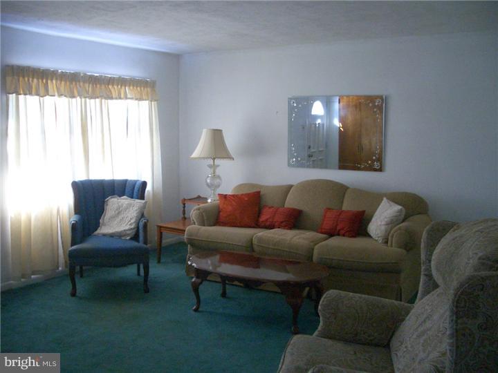 121 Garth Road Oreland, PA 19075 - Photo 3 of 21 Living Room