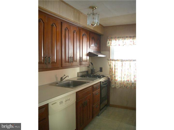 121 Garth Road Oreland, PA 19075 - Photo 8 of 21 Kitchen