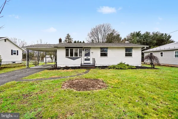 $189,900 | 1011 East Main Street, Hegins, PA 17938