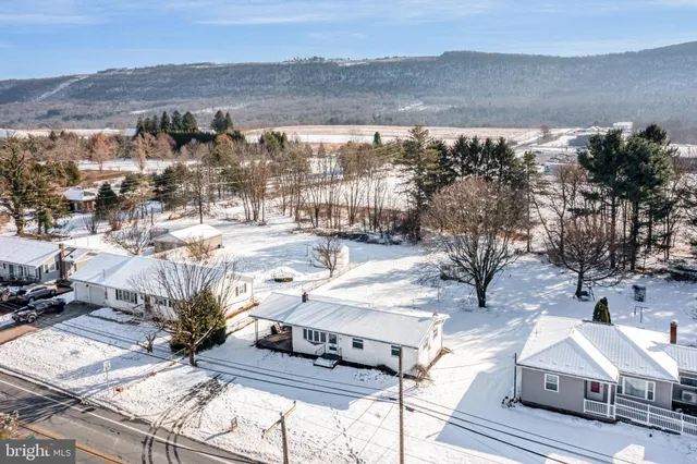 $199,900 | 1011 East Main Street, Hegins, PA 17938