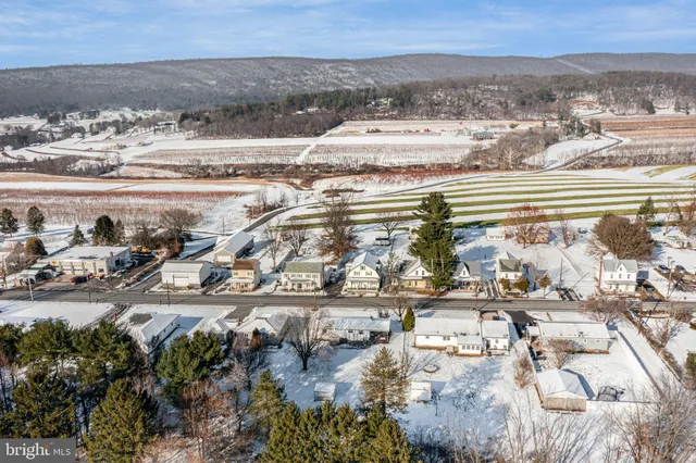 a view of a black and white wall
