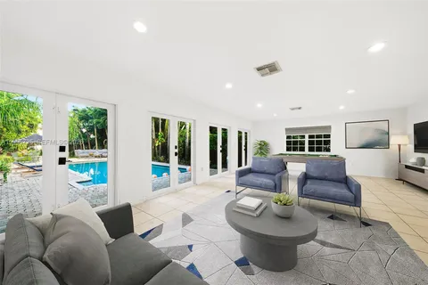 $2,850,000 | 3755 Royal Palm Avenue, Miami Beach, FL 33140