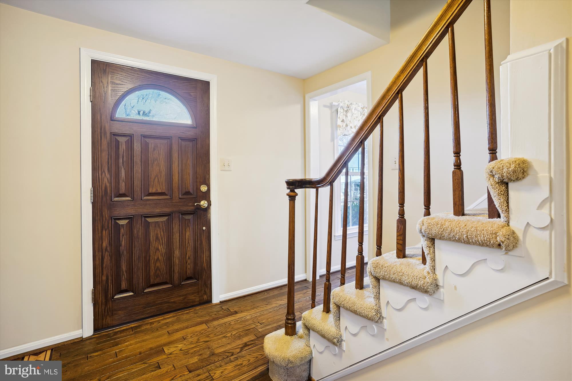 8015 Sunset Path Court Springfield, VA 22153 - Photo 3 of 40 Foyer