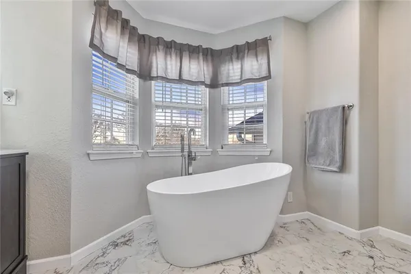 $375,000 | 1469 County Road 4500, Coffeyville, KS 67337