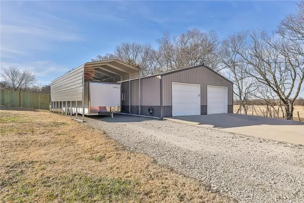 $375,000 | 1469 County Road 4500, Coffeyville, KS 67337