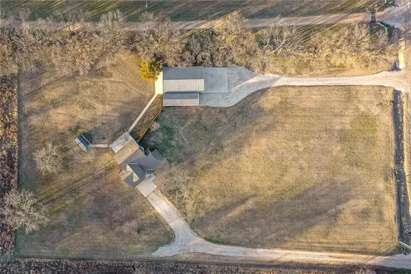 $375,000 | 1469 County Road 4500, Coffeyville, KS 67337