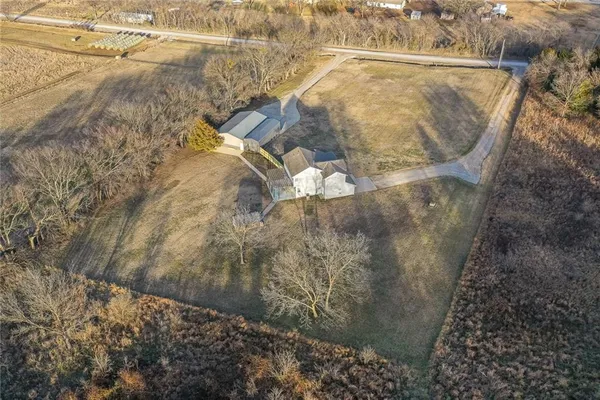 $375,000 | 1469 County Road 4500, Coffeyville, KS 67337