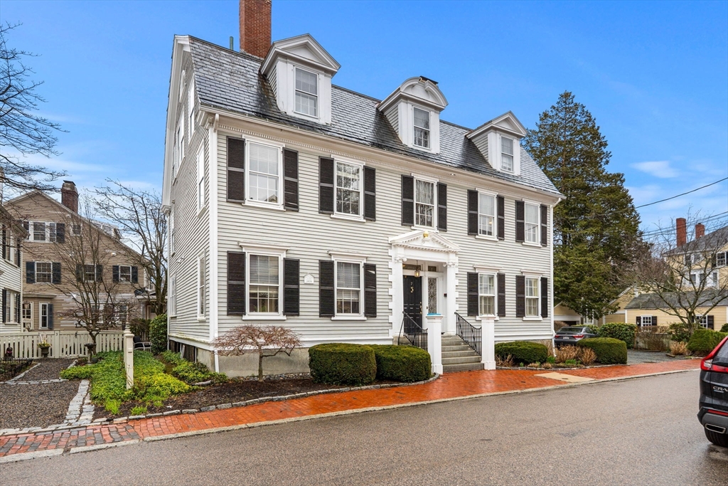 7 Hamilton Street, Unit 2 Salem, MA 01970 - Photo 17 of 18