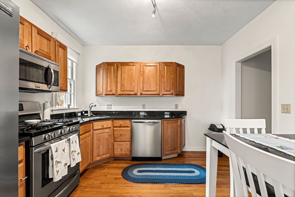 7 Hamilton Street, Unit 2 Salem, MA 01970 - Photo 10 of 18