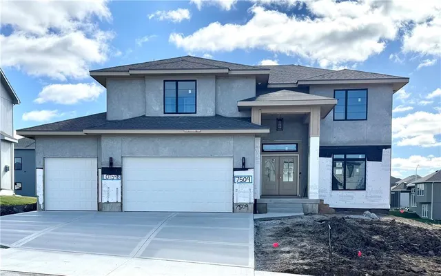 $700,000 | 7509 Northeast 103rd Terrace, Kansas City, MO 64157