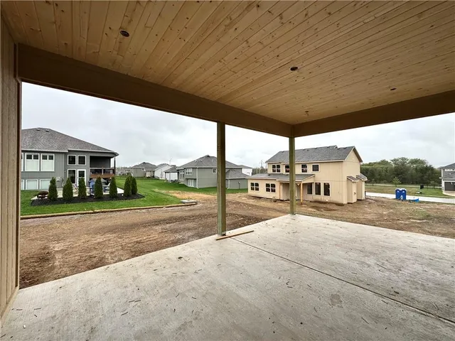 $700,000 | 7509 Northeast 103rd Terrace, Kansas City, MO 64157