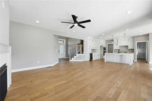 $700,000 | 7509 Northeast 103rd Terrace, Kansas City, MO 64157