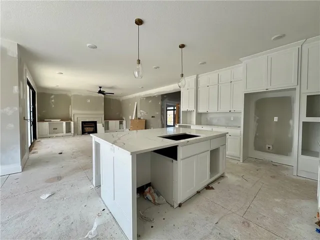 $700,000 | 7509 Northeast 103rd Terrace, Kansas City, MO 64157