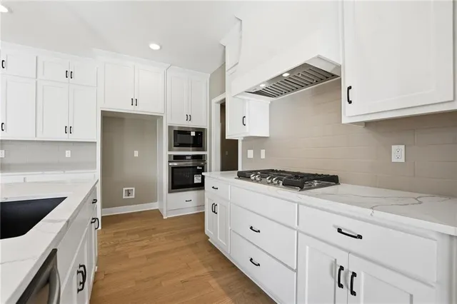 $700,000 | 7509 Northeast 103rd Terrace, Kansas City, MO 64157