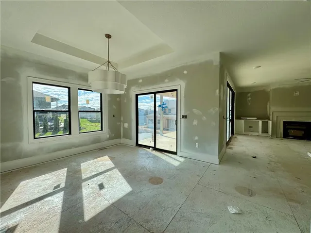 $700,000 | 7509 Northeast 103rd Terrace, Kansas City, MO 64157