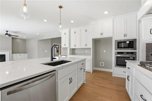 $700,000 | 7509 Northeast 103rd Terrace, Kansas City, MO 64157