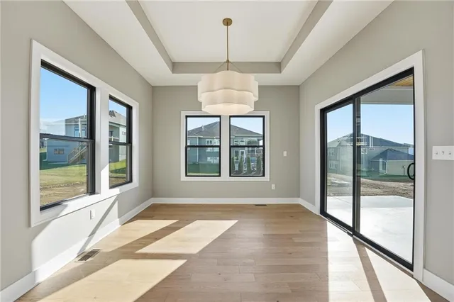 $700,000 | 7509 Northeast 103rd Terrace, Kansas City, MO 64157