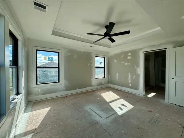 $700,000 | 7509 Northeast 103rd Terrace, Kansas City, MO 64157