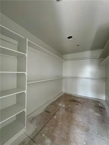 $700,000 | 7509 Northeast 103rd Terrace, Kansas City, MO 64157