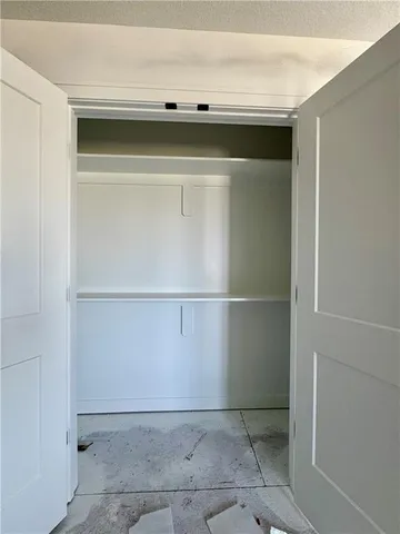 $700,000 | 7509 Northeast 103rd Terrace, Kansas City, MO 64157