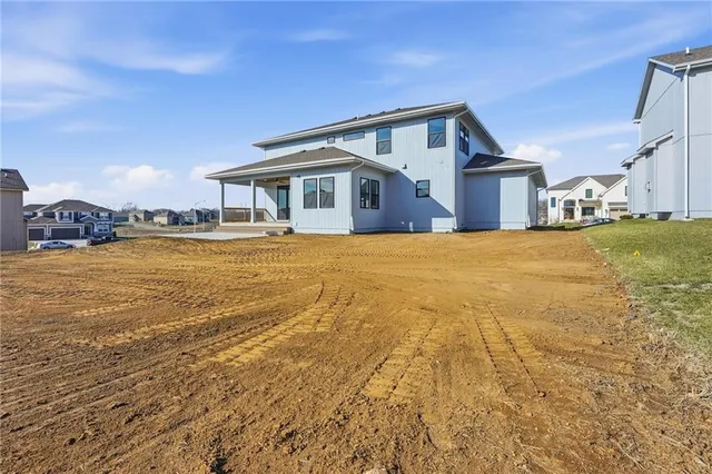 $700,000 | 7509 Northeast 103rd Terrace, Kansas City, MO 64157