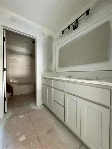 $700,000 | 7509 Northeast 103rd Terrace, Kansas City, MO 64157