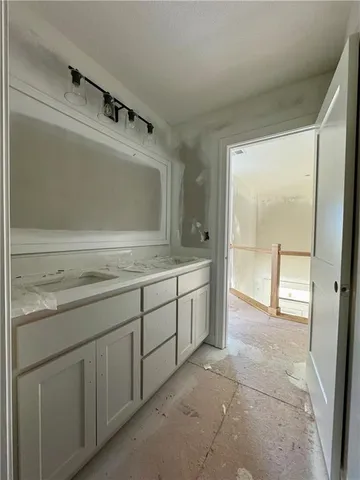 $700,000 | 7509 Northeast 103rd Terrace, Kansas City, MO 64157