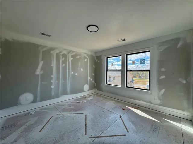 $700,000 | 7509 Northeast 103rd Terrace, Kansas City, MO 64157