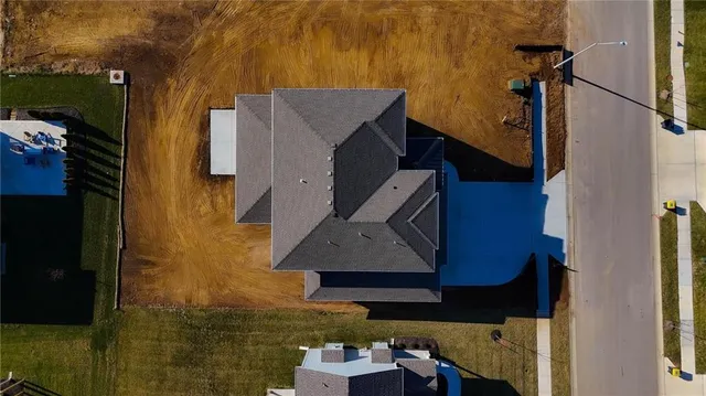 $700,000 | 7509 Northeast 103rd Terrace, Kansas City, MO 64157