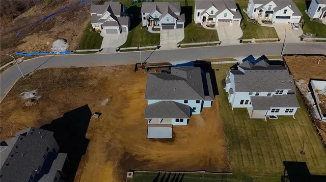 $700,000 | 7509 Northeast 103rd Terrace, Kansas City, MO 64157