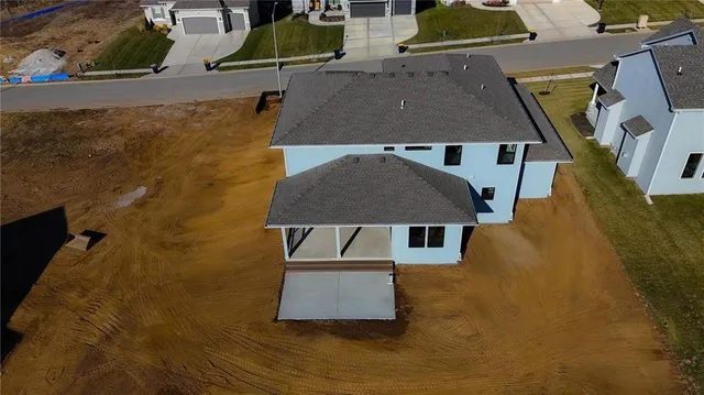 $700,000 | 7509 Northeast 103rd Terrace, Kansas City, MO 64157