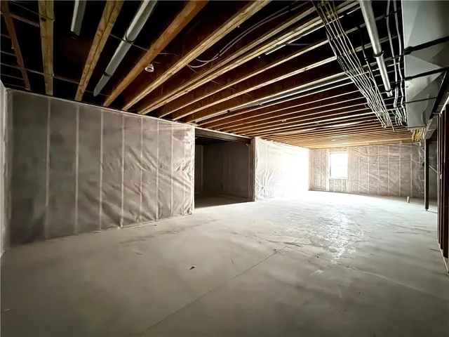 $700,000 | 7509 Northeast 103rd Terrace, Kansas City, MO 64157